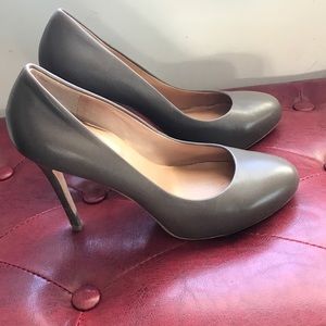 Classic Taupe Ann Taylor Genuine Leather Pumps